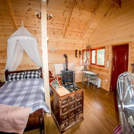 Chalet Kedra Village Retreats - Mountain Escape