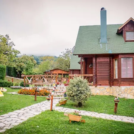 Chalet Kedra Village Retreats - Mountain Escape Martoraiika