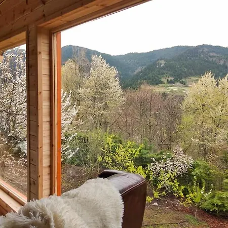 Kedra Village Retreats - Mountain Escape Chalet Martoraiika